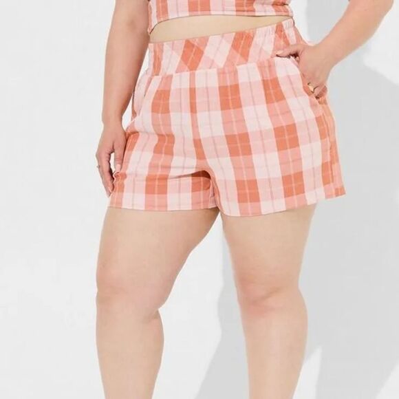 torrid Pants - Torrid pull on seersucker shorts